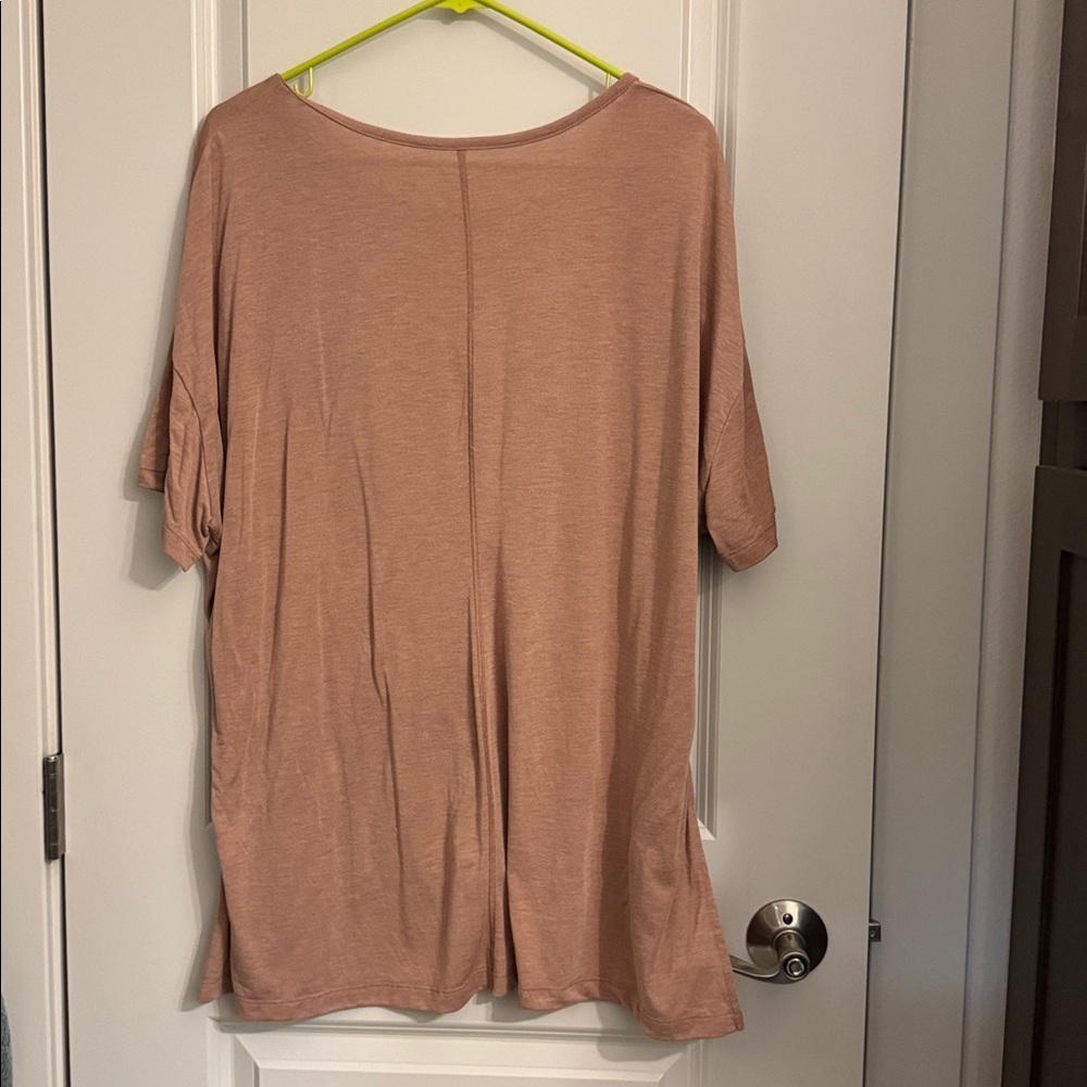 Nike Women's Rose Yoga Top - Picture 5 of 7